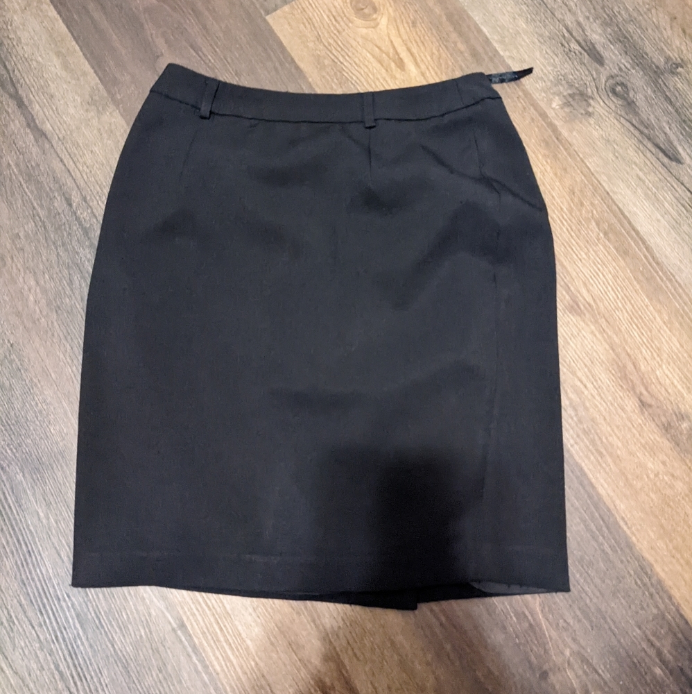 Black pencil skirt size S